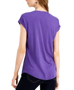 Women's Inverted-Pleat V-Neck Top