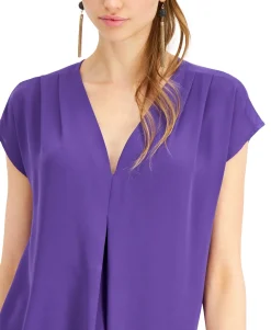 Women's Inverted-Pleat V-Neck Top