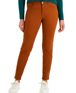 Women's Solid Tapered-Leg Jeans